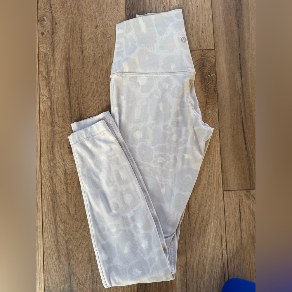 Lululemon Align 28” Leggings. Color : grey animal print. Size 4